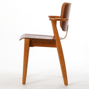 Domus chair ウォールナット(S)×ハニー(F) 0166