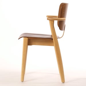 Domus chair ウォールナット(S)×ハニー(F) 0184