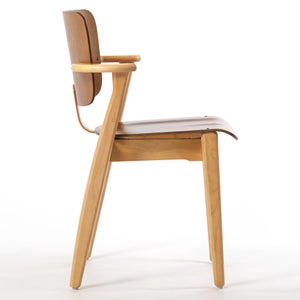 Domus chair ウォールナット(S)×ハニー(F) 0153