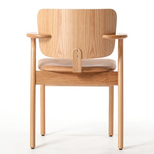 Domus chair オーク 革張り ルクソール ベージュ 0195