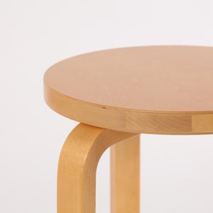 Stool 60 3本脚 ハニー ステイン 0167