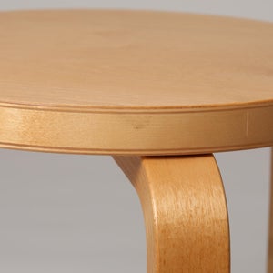 Stool 60 3本脚 ハニー ステイン 0184