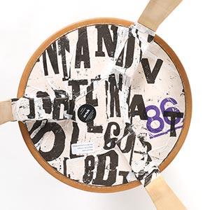 Stool 60 3本脚 革張り ルクソール ベージュ 0086