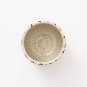 丸湯呑 呉須鉄十草 0403