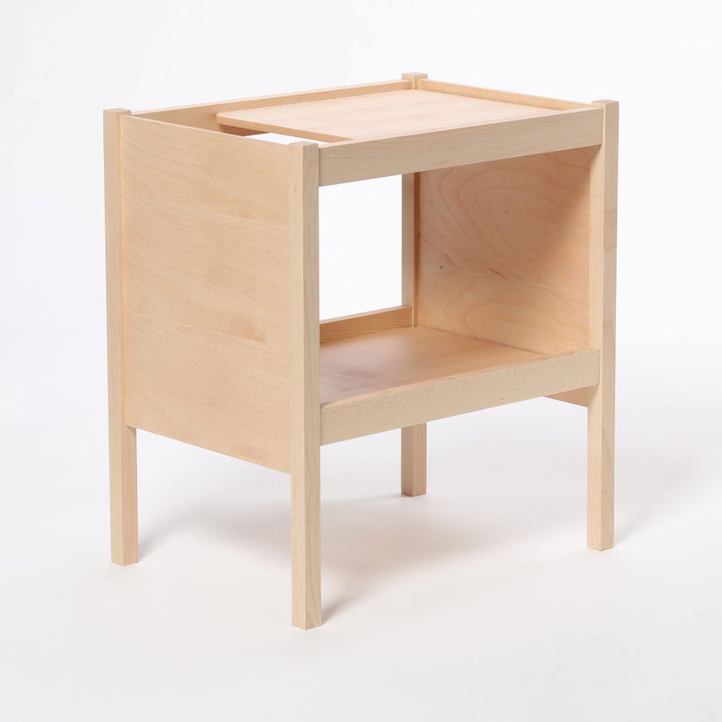雑誌を立てて収納できる無垢材のサイドテーブル、Journal Side Table