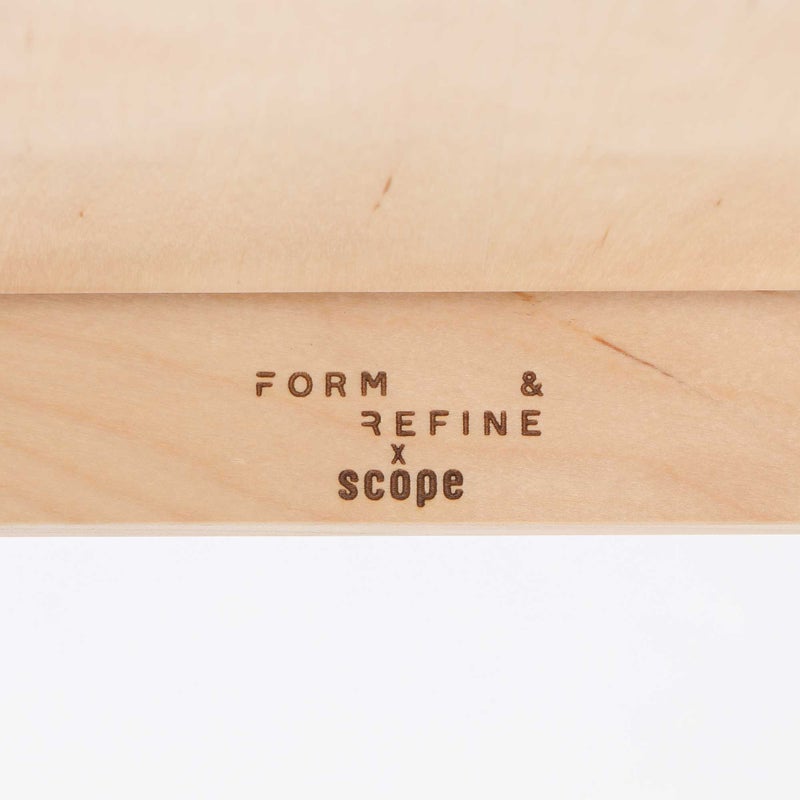 FORM & REFINE Journal Side Tableバーチscope 雑誌を立てて収納できる無垢材のサイドテーブル、Journal Side Table